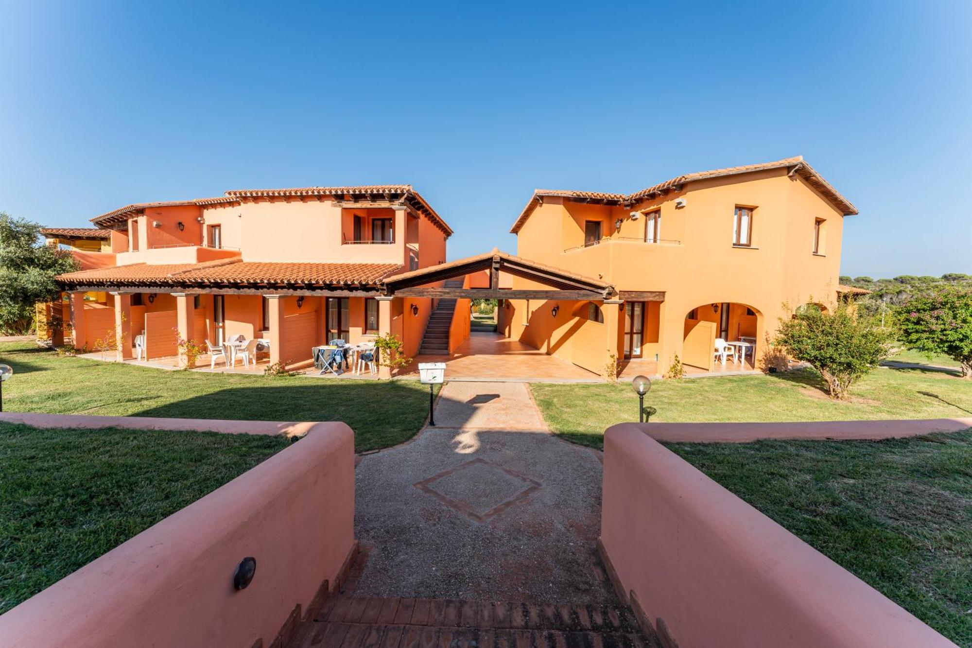 Residence Baia Dei Mirti Vignola Mare Extérieur photo