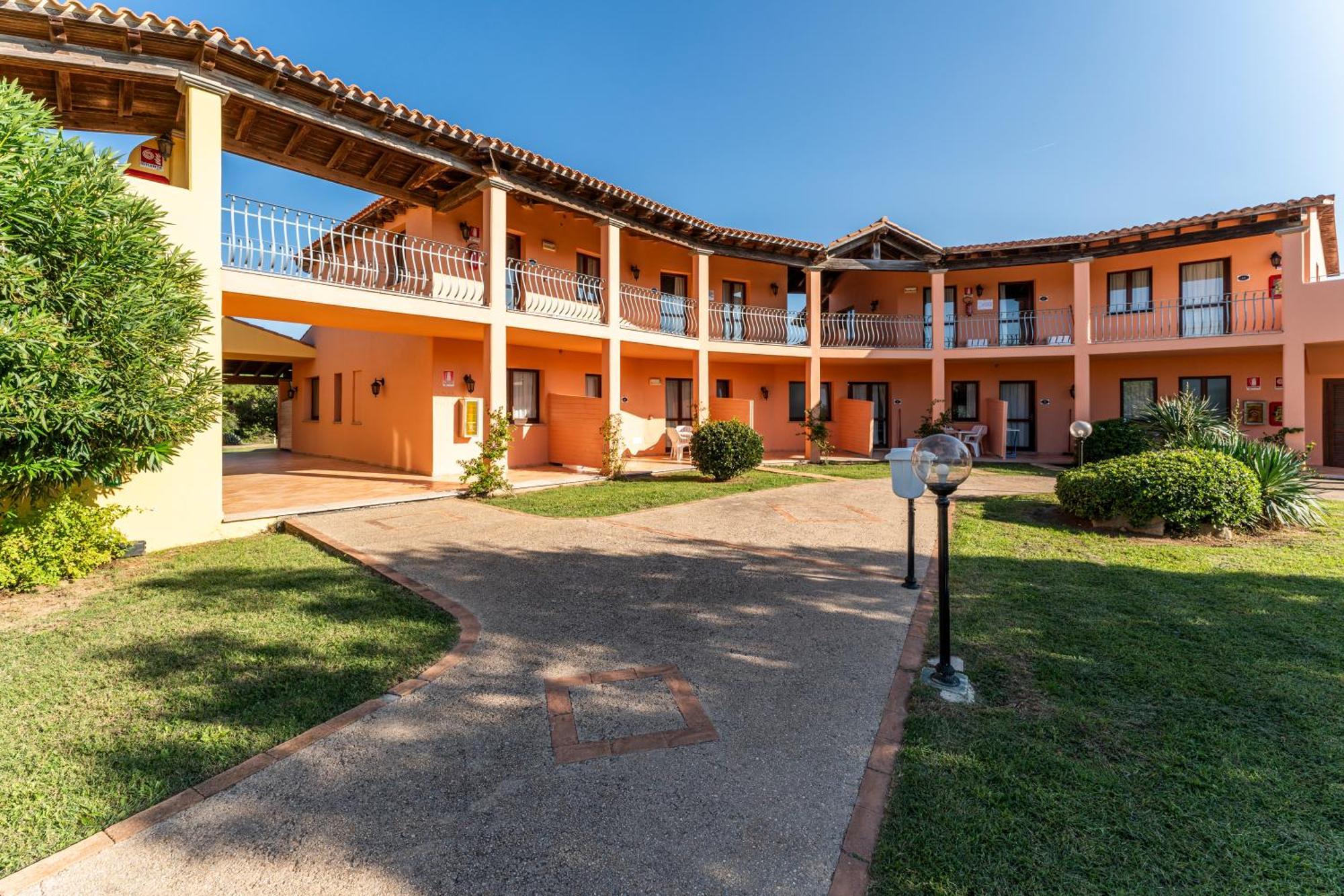 Residence Baia Dei Mirti Vignola Mare Extérieur photo