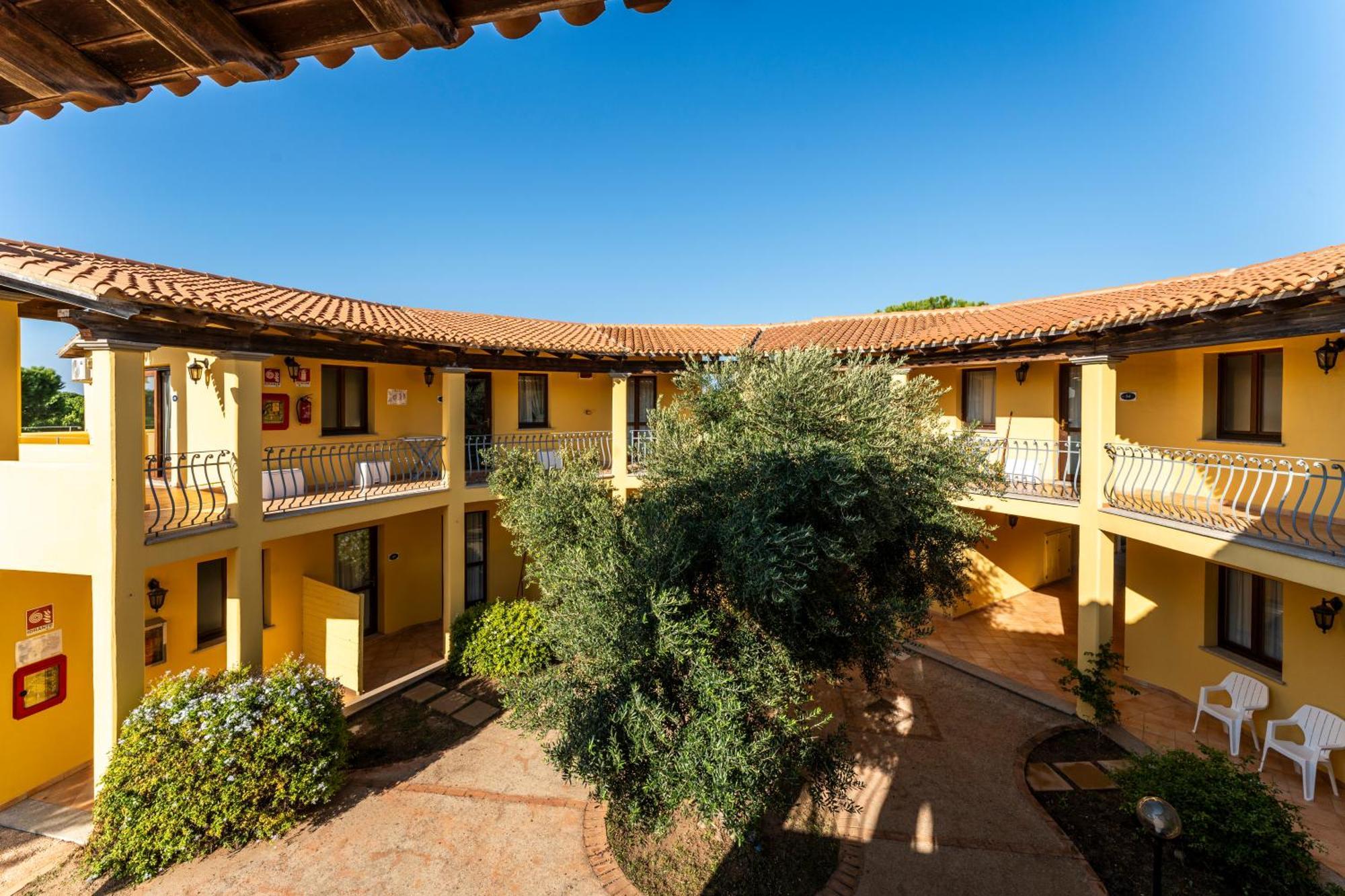 Residence Baia Dei Mirti Vignola Mare Extérieur photo